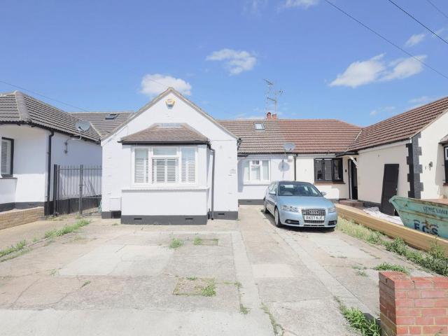 Bungalow for sale in Alton Barnes, Essex