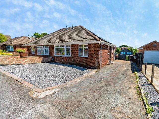 Bungalow for sale in Crowdhill, Helford