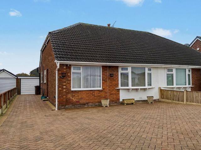 Bungalow for sale in Crossens, Sefton