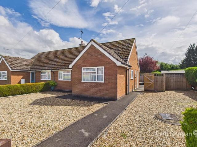 Bungalow for sale in The Heath, Beamhurst