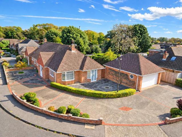 Bungalow for sale in Kingston Buci, Adur