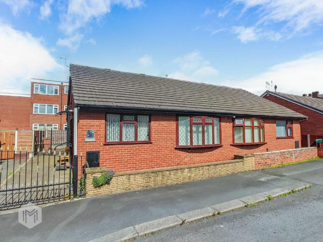 Bungalow for sale in Barton upon Irwell, Salford