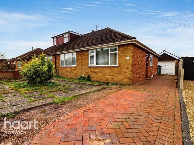Bungalow for sale in Crostwick, Norfolk