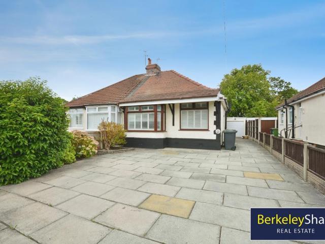 Bungalow for sale in The Smallholdings, Maghull