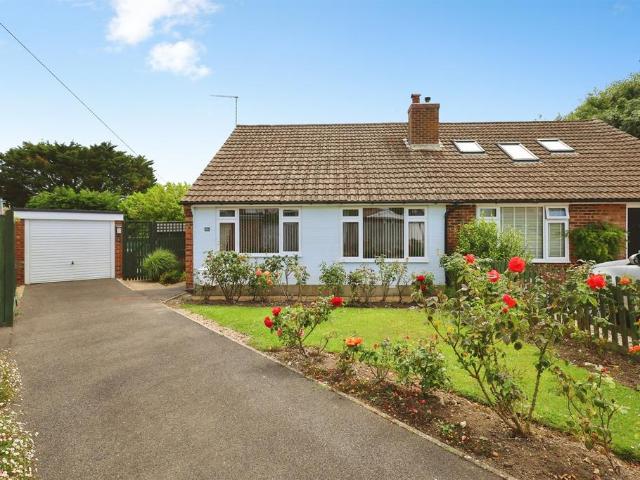 Bungalow for sale in Polegate, Cross In Hand