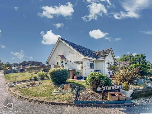 Bungalow for sale in Chelmondiston, Suffolk
