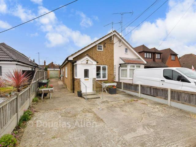 Bungalow for sale in Wickford