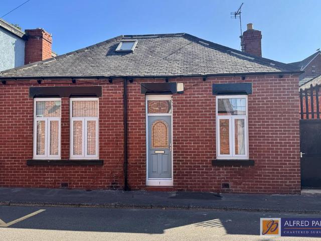 Bungalow for sale in Roker, Sunderland