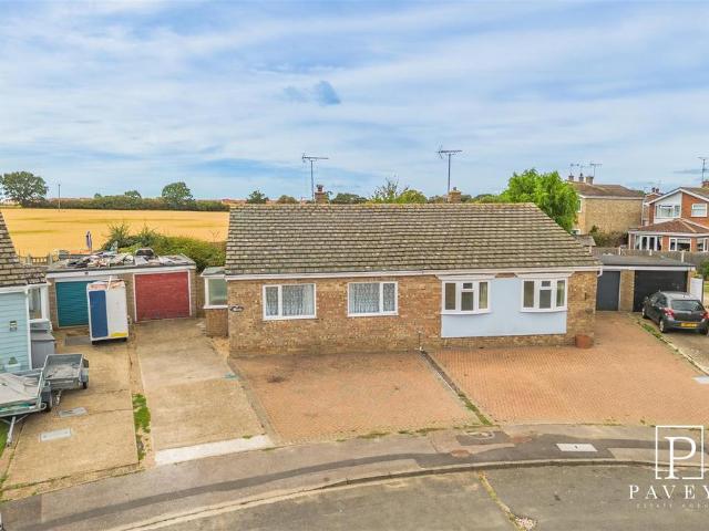 Bungalow for sale in Frinton and Walton, Dale Hill