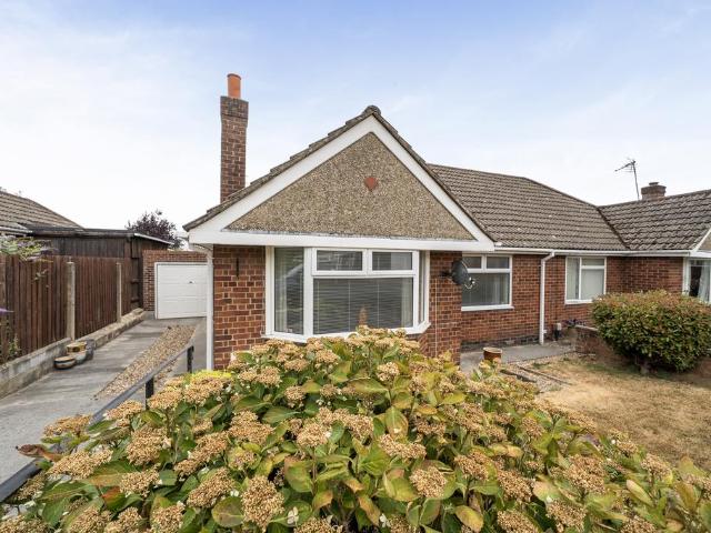 Bungalow for sale in Lakeside, Rodbourne