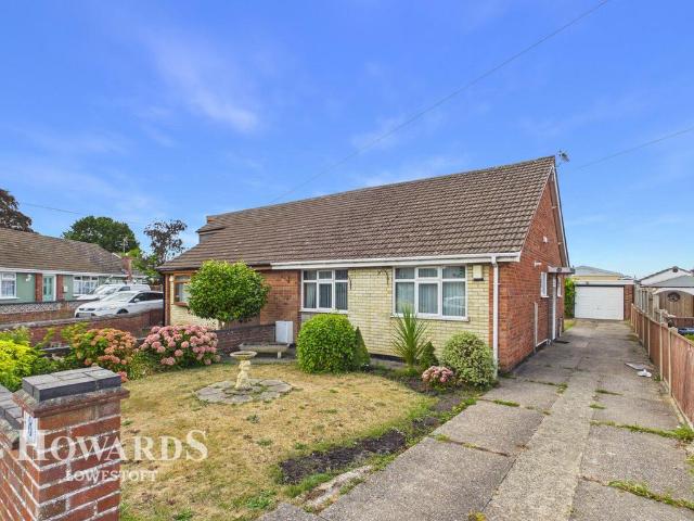 Bungalow for sale in Eastbridge, Suffolk