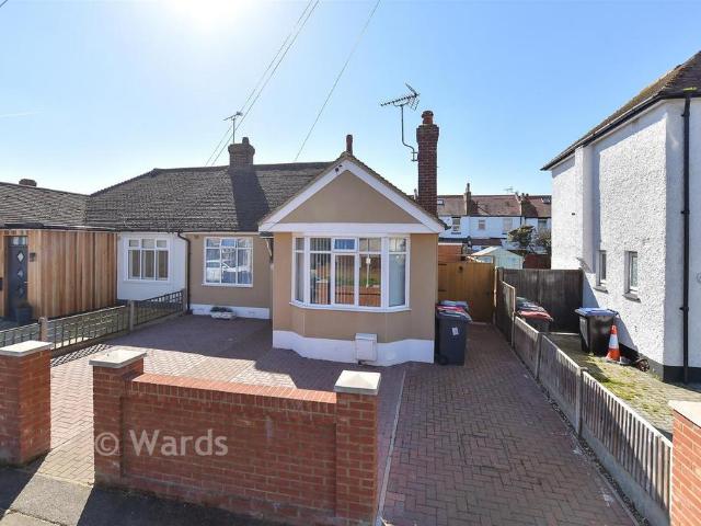 Bungalow for sale in Oxenden, Canterbury