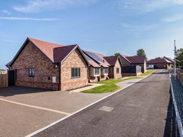 Bungalow for sale in Oad Street, Kent