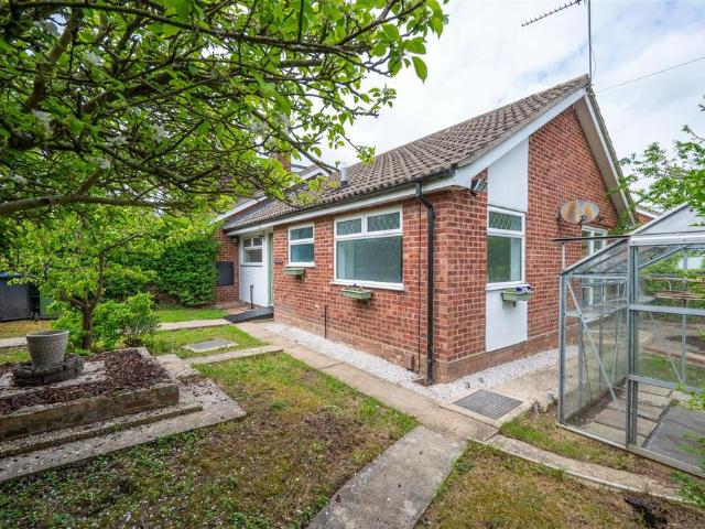 Bungalow for sale in Shrublands, Stokesby