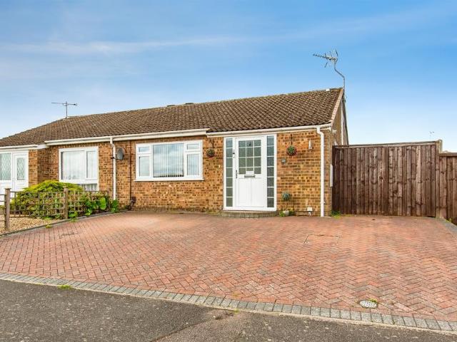Bungalow for sale in Raunds