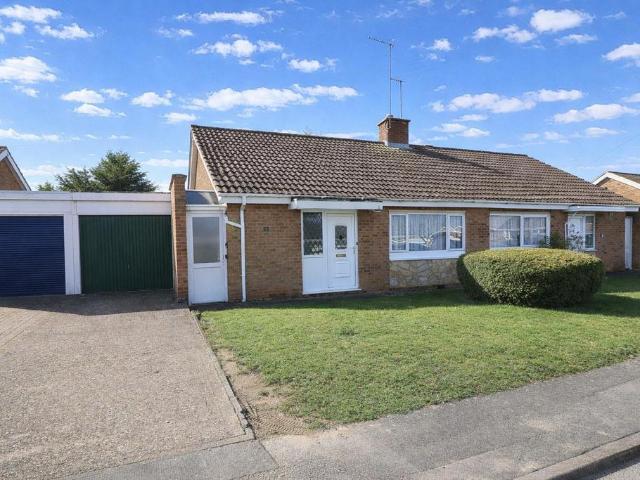 Bungalow for sale in Rushden