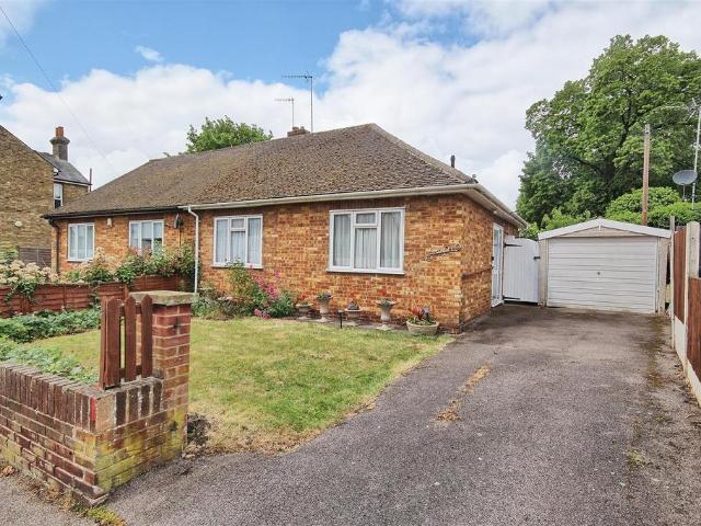Bungalow for sale in Kings Hill, Colliers End