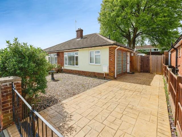 Bungalow for sale in Burghclere Down, Barton Stacey