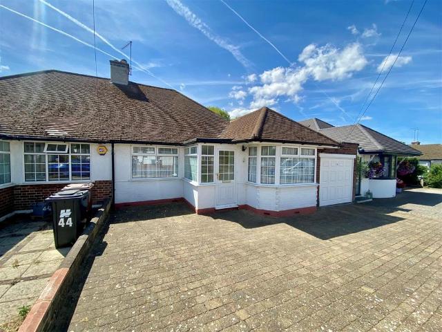 Bungalow for sale in Potters Bar, Hertfordshire