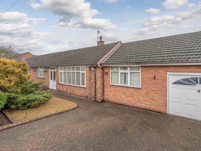 Bungalow for sale in Kingswinford, West Midlands