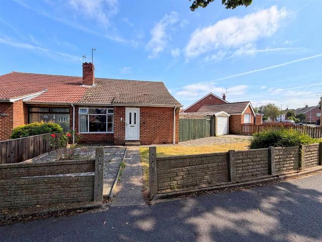 Bungalow for sale in Kingswood, Hull