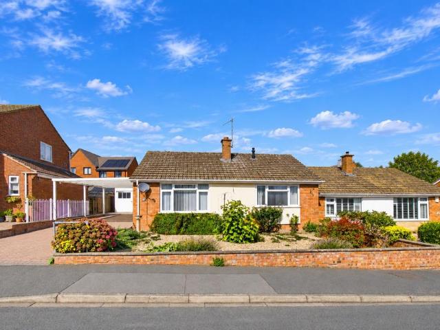 Bungalow for sale in Barnard's Green, Forthampton