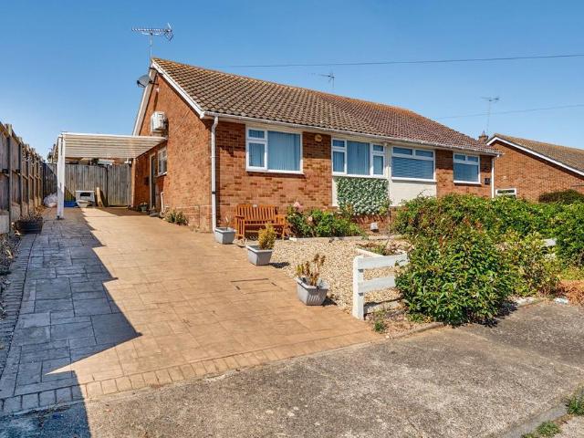 Bungalow for sale in Acol, Kent
