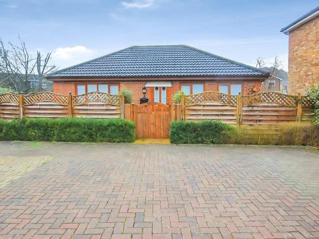 Bungalow for sale in Poets Estate, King's Walden