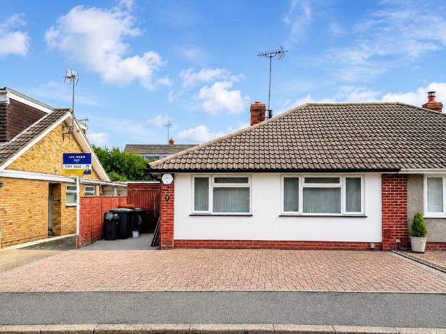 Bungalow for sale in Grange, Gloucester