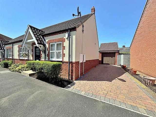Bungalow for sale in New Waltham