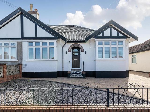 Bungalow for sale in Feckenham, City Of Bristol