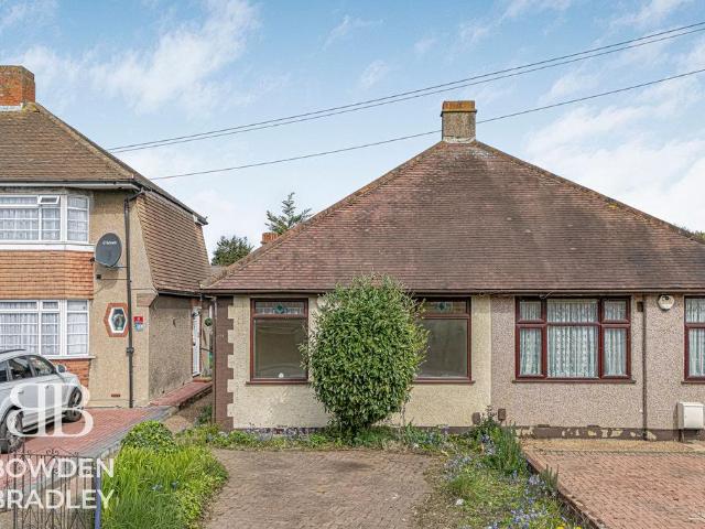 Bungalow for sale in Fairlop, Greater London