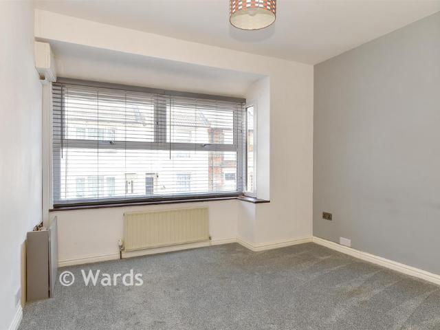 Bungalow for sale in Luton, Chatham