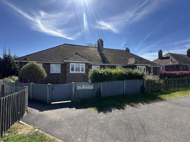 Bungalow for sale in Ash, Kent