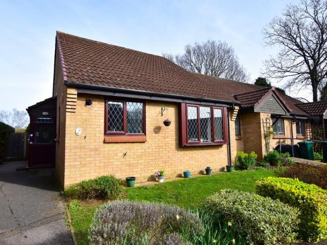 Bungalow for sale in Batchworth, Hertfordshire