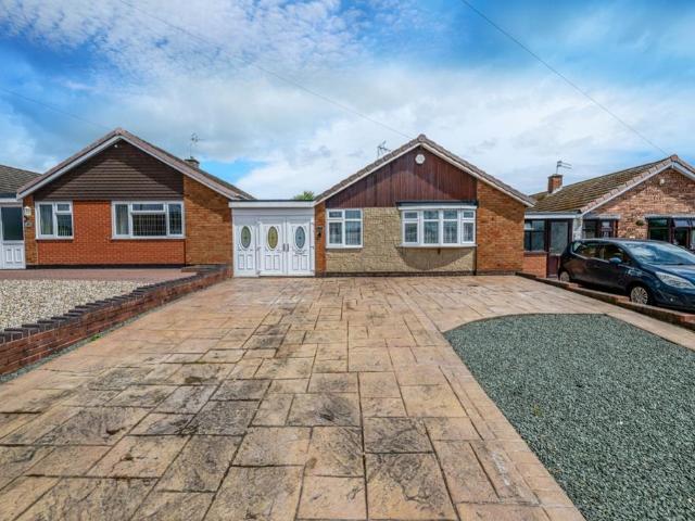 Bungalow for sale in Ashmore Lake, Willenhall