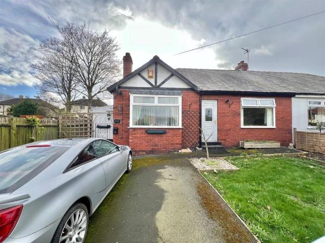 Bungalow for sale in Lascelles Hall, Fenay Bridge