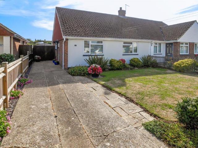 Bungalow for sale in Toddington, Arun