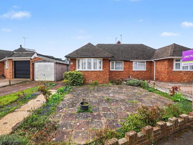 Bungalow for sale in East Rainham, Gillingham