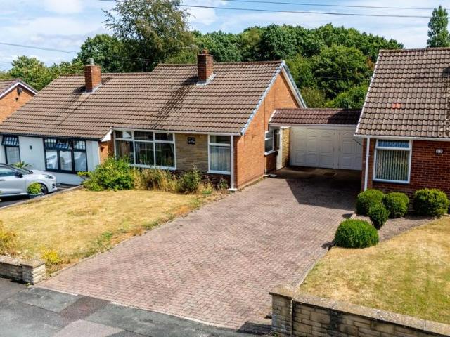 Bungalow for sale in Goldthorn Hill, West Midlands