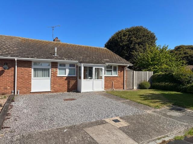 Bungalow for sale in Acol, Kent