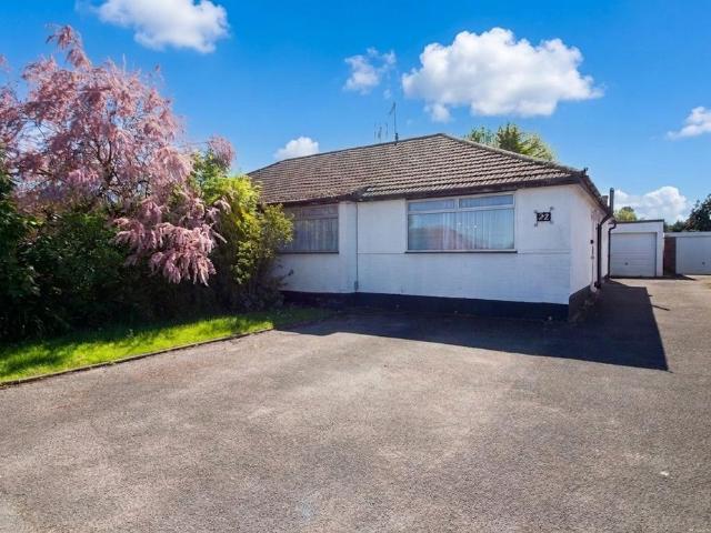 Bungalow for sale in Watford Rural, Batchworth