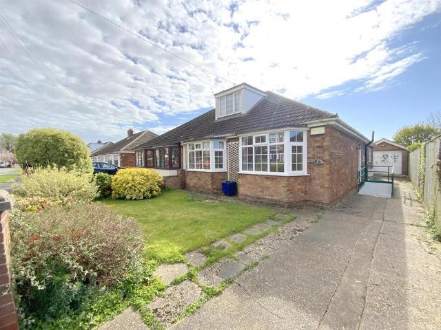 Bungalow for sale in New Waltham