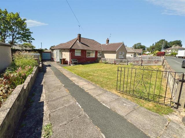 Bungalow for sale in Wrose, West Yorkshire