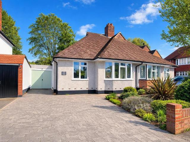Bungalow for sale in Wallington, Greater London