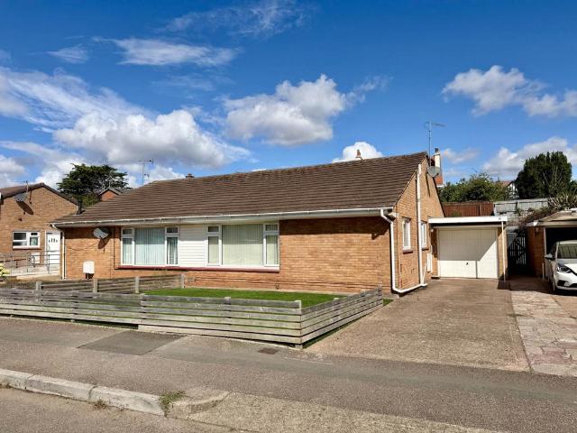 Bungalow for sale in Littleham, Budlake