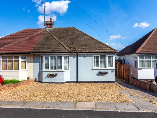 Bungalow for sale in Rushden