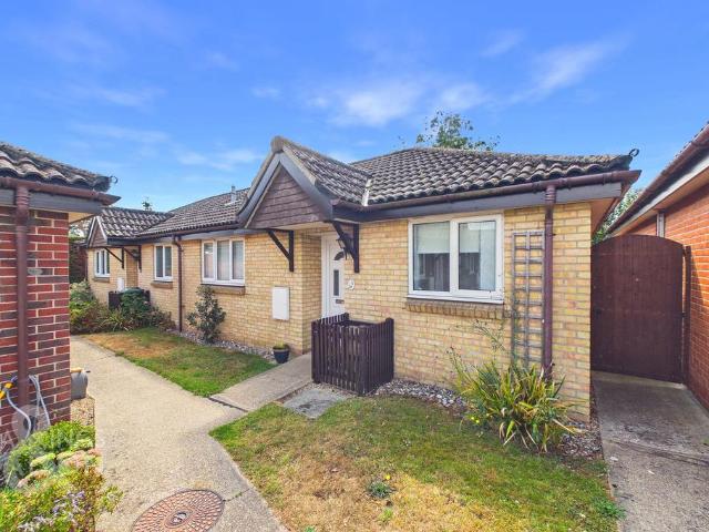 Bungalow for sale in Acle, Crostwick