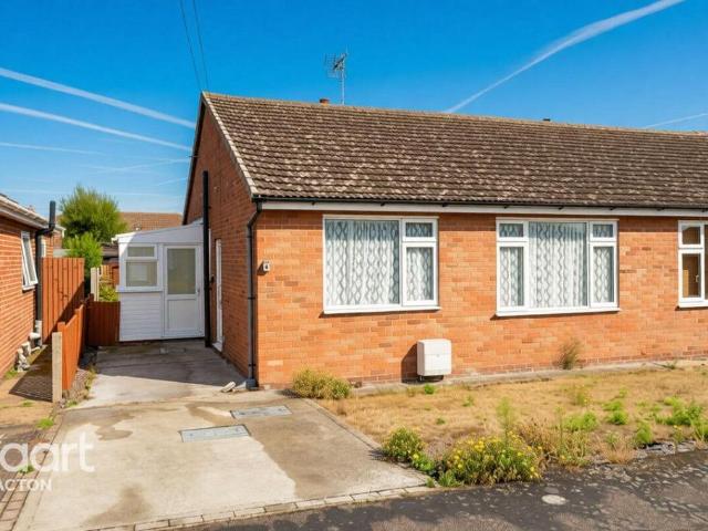 Bungalow for sale in Holland-on-Sea, Dale Hill