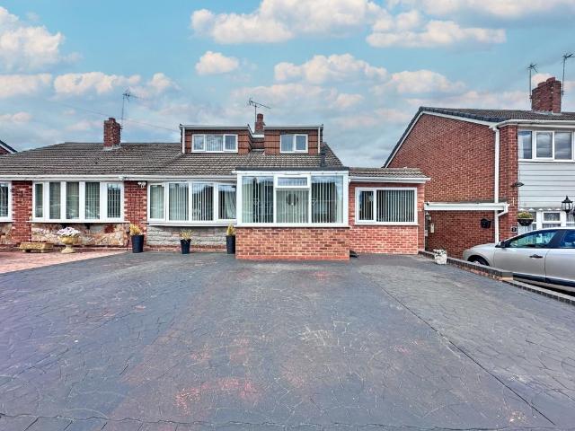 Bungalow for sale in Swan Village, Coseley